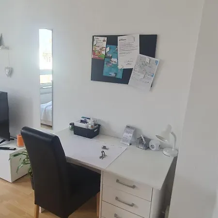 Apartment In Universitaets-Naehe - Bus Und Parken Vor Der Tuer Kronshagen Room photo
